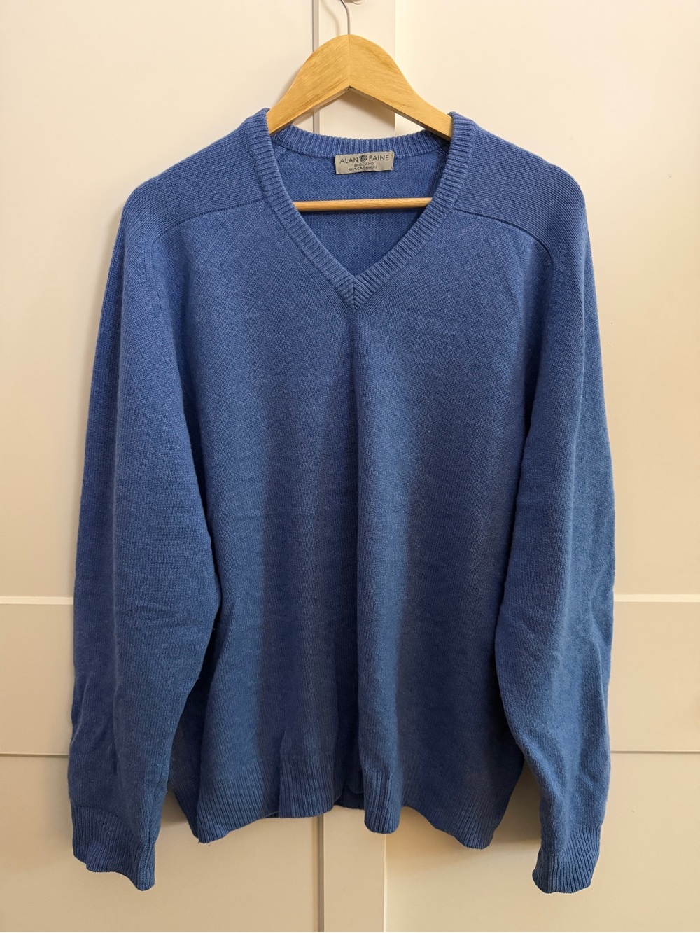 Alan Paine 100% Pure Cashmere Blue V-Neck Sweater